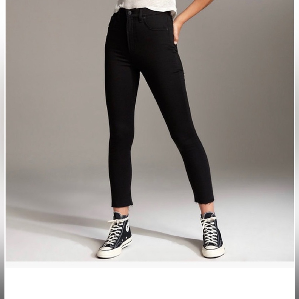 The LOLA HIGH RISE SLIM SKINNY CROP jeans by Denim Forum and ARITIZIA